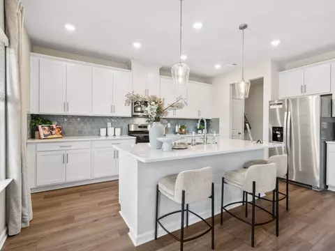 Kitchen - 5150 Crescendo Cir, Fairburn, GA 30213 photo 4 of 5