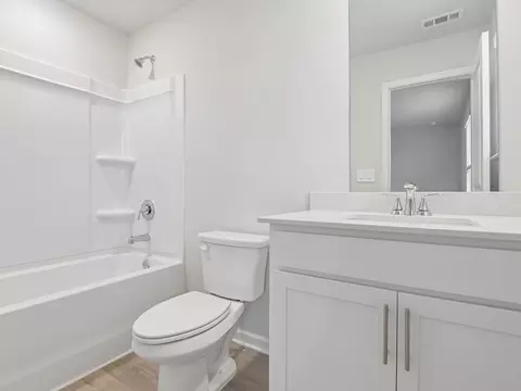 Bath - 5150 Crescendo Cir, Fairburn, GA 30213 photo 4 of 7