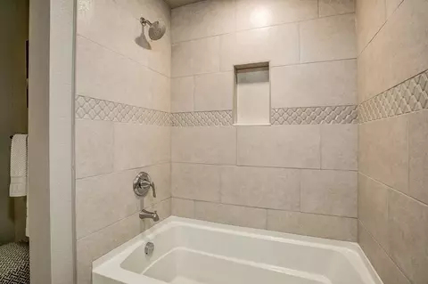 Bath - 6838 Stonebrook Dr, Timnath, CO 80547 photo 4 of 4