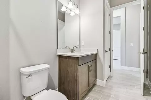Bath - 12305 White Blossom Ct, Parrish, FL 34219 photo 2 of 8