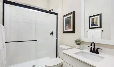 Bath - 1242 Olive Hill Rd, Paso Robles, CA 93446 photo 3 of 3