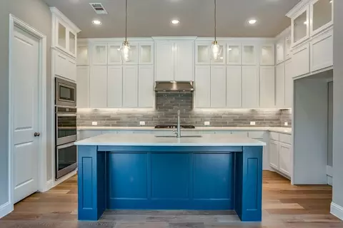 Kitchen - 910 Shooting Star Dr, Prosper, TX 75078 photo 3 of 9