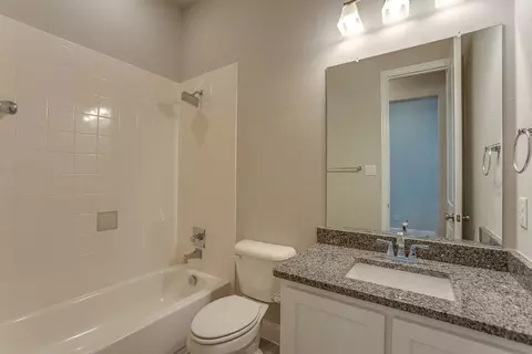 Bath - 910 Shooting Star Dr, Prosper, TX 75078 photo 4 of 10
