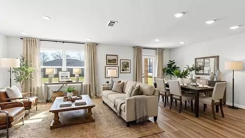Living - 5008 Fox Glen Dr, Jackson, MS 39212 photo 1 of 1