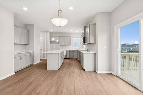 Kitchen - 1473 Acadia Dr, Maineville, OH 45039 photo 2 of 4