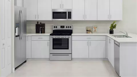 Kitchen - 28544 SW 176th Ave, Miami, FL 33030 photo 3 of 5