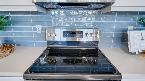 Kitchen - 27856 Percussion Rd, Menifee, CA 92585 photo 3 of 6