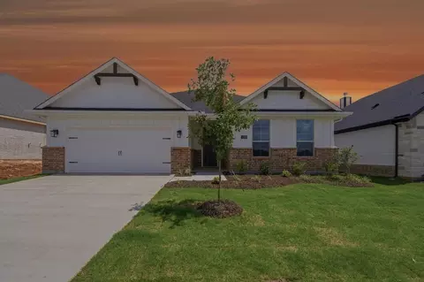 Exterior - 1209 Colca Dr, Springtown, TX 76082 photo 2 of 5