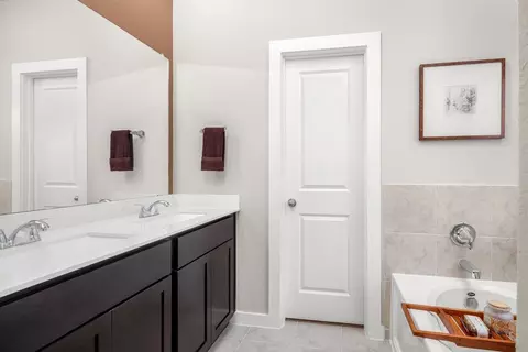 Bath - 13801 Ryan Range Ln, Elgin, TX 78621 photo 3 of 3