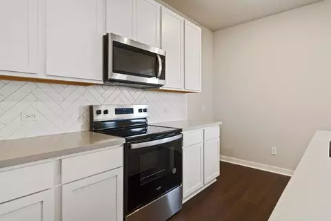 Kitchen - 13801 Ryan Range Ln, Elgin, TX 78621 photo 3 of 5