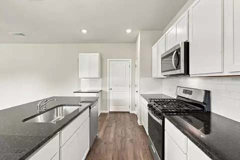 Kitchen - 13801 Ryan Range Ln, Elgin, TX 78621 photo 4 of 7