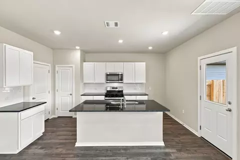 Kitchen - 13801 Ryan Range Ln, Elgin, TX 78621 photo 2 of 7