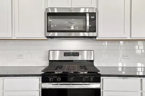 Kitchen - 13801 Ryan Range Ln, Elgin, TX 78621 photo 5 of 7