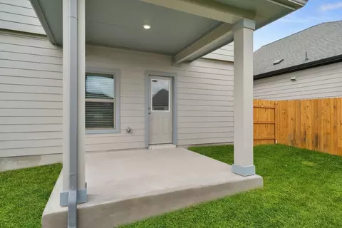 Exterior - 13801 Ryan Range Ln, Elgin, TX 78621 photo 3 of 5