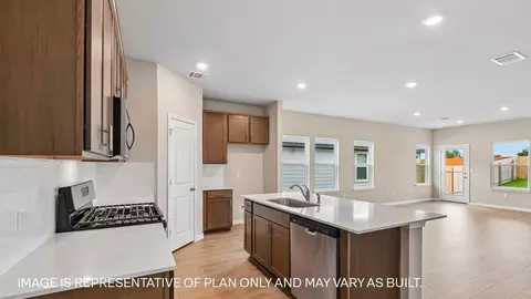 Kitchen - 13407 Eppright Trce, Manor, TX 78653 photo 2 of 7