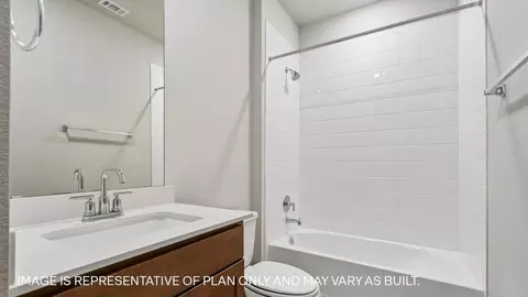 Bath - 13407 Eppright Trce, Manor, TX 78653 photo 1 of 10