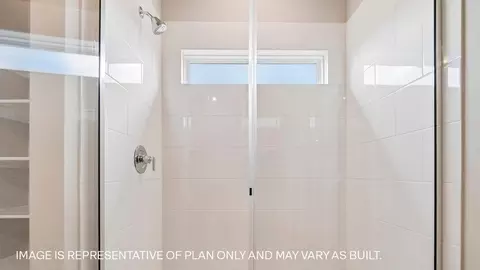 Bath - 13407 Eppright Trce, Manor, TX 78653 photo 4 of 10