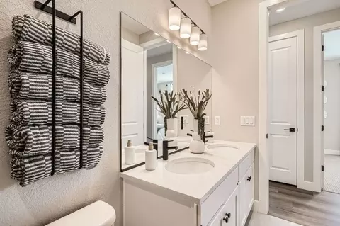 Bath - 7330 White River St, Frederick, CO 80530 photo 7 of 10