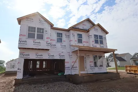 404 Crossing Ln, Centerville, OH 45459