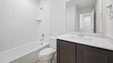 Bath - 1922 Calmshade Dr, Celina, TX 75009 photo 3 of 8