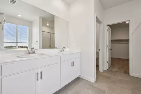 Bath - 1292 Revere Loop, Galt, CA 95632 photo 1 of 3