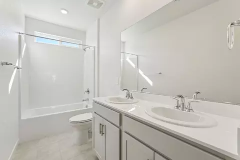 Bath - 1292 Revere Loop, Galt, CA 95632 photo 1 of 3