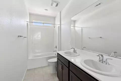Bath - 1292 Revere Loop, Galt, CA 95632 photo 2 of 3