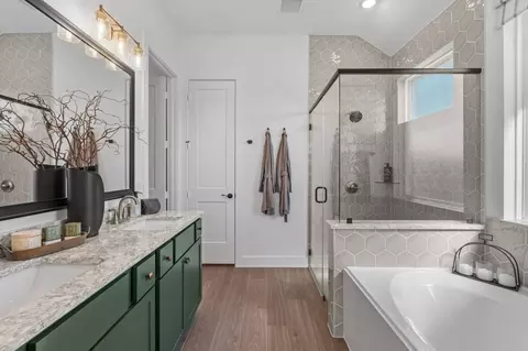 Bath - 507 Coen Cain Dr, Rosenberg, TX 77471 photo 3 of 6