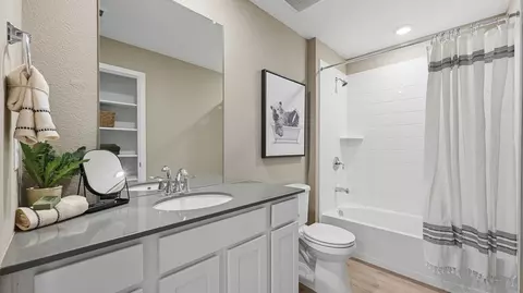 Bath - 6637 E 149th Ave, Thornton, CO 80602 photo 2 of 4