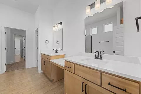 Bath - Theo Grey Ave, Duenweg, MO 64841 photo 4 of 6