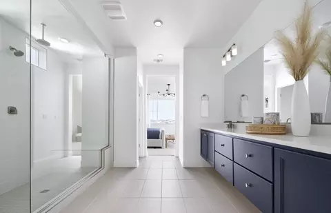 Bath - 1024 Shadowgate Dr, Roseville, CA 95747 photo 1 of 1