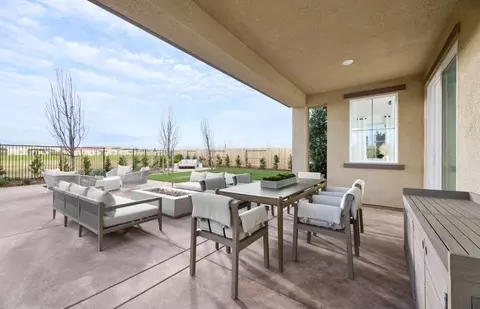 Exterior - 1024 Shadowgate Dr, Roseville, CA 95747 photo 5 of 8