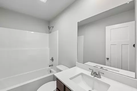 Bath - Valley View, Norwalk, IA 50211 photo 2 of 2