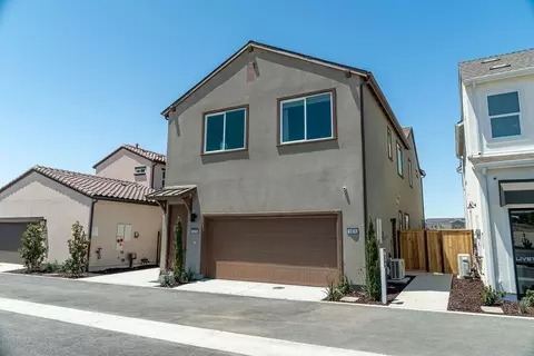 Exterior - 1080 Vinaza Ln, Paso Robles, CA 93446 photo 5 of 25