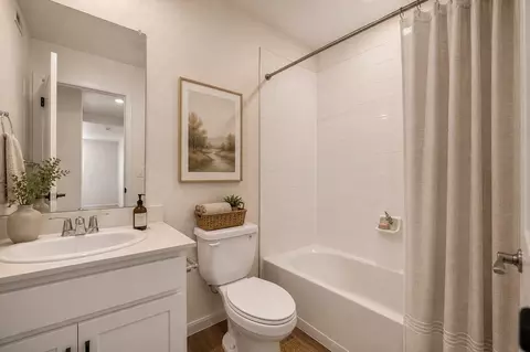 Bath - 705 98th Ave, Greeley, CO 80634 photo 1 of 1