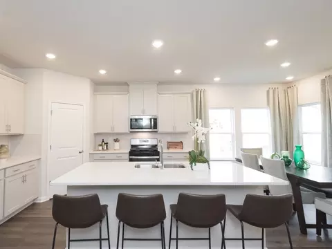 Kitchen - 1297 Whitman Cir, Monroe, GA 30656 photo 2 of 6