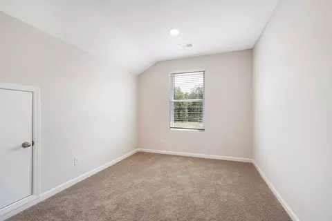 Bedroom - 115 Woodlands Dr, Jackson, GA 30233 photo 3 of 8