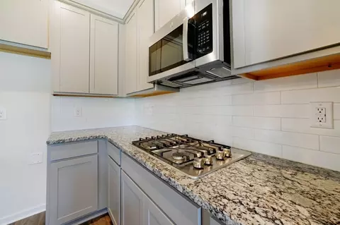 Kitchen - 115 Woodlands Dr, Jackson, GA 30233 photo 4 of 6
