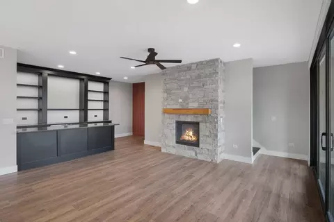 Living - 3 Beech Tree Pl, Ottawa, IL 61350 photo 2 of 10