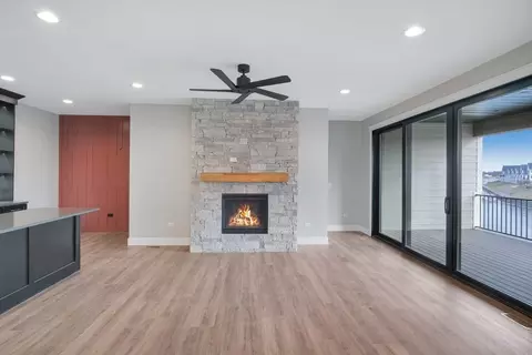 Living - 3 Beech Tree Pl, Ottawa, IL 61350 photo 3 of 10