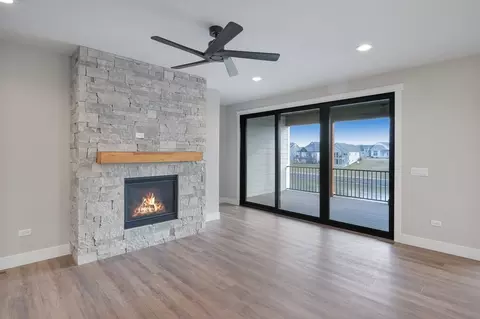 Living - 3 Beech Tree Pl, Ottawa, IL 61350 photo 4 of 10