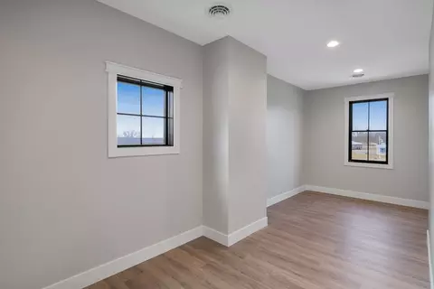 Bedroom - 3 Beech Tree Pl, Ottawa, IL 61350 photo 3 of 12