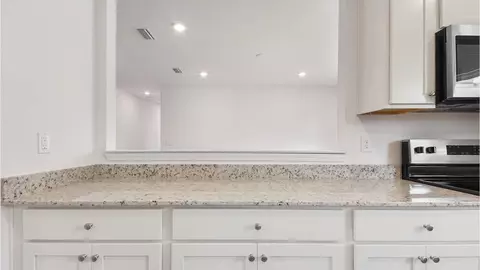 Kitchen - 20 Elderberry St, Freeport, FL 32439 photo 6 of 7
