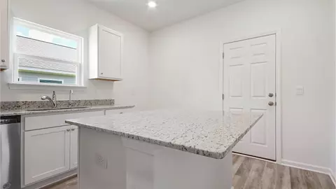 Kitchen - 20 Elderberry St, Freeport, FL 32439 photo 1 of 7