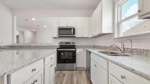 Kitchen - 20 Elderberry St, Freeport, FL 32439 photo 2 of 7