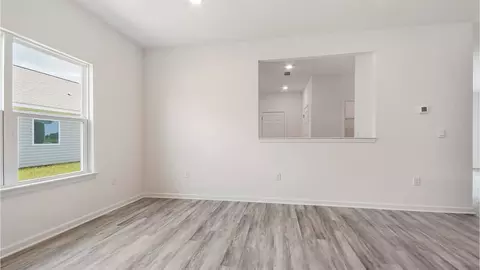 Living - 20 Elderberry St, Freeport, FL 32439 photo 2 of 3