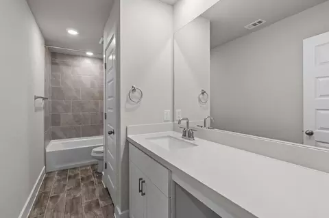 Bath - 7305 Walkers Loop, Live Oak, TX 78233 photo 1 of 3