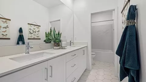 Bath - 10147 Meadowfield Ln, Lakeside, CA 92040 photo 5 of 5
