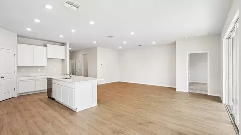 Living - 17131 James Trl, Parrish, FL 34219 photo 3 of 5