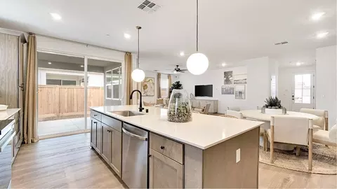 Kitchen - 3712 Acre Ct, Shafter, CA 93263 photo 4 of 7